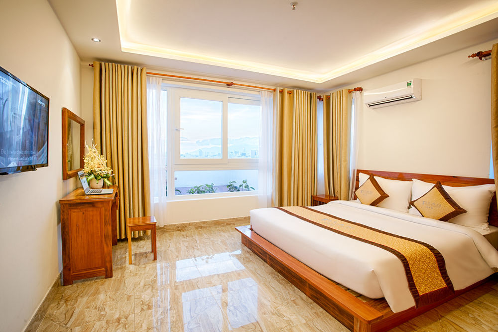 Titan Hotel Da Nang Exterior foto